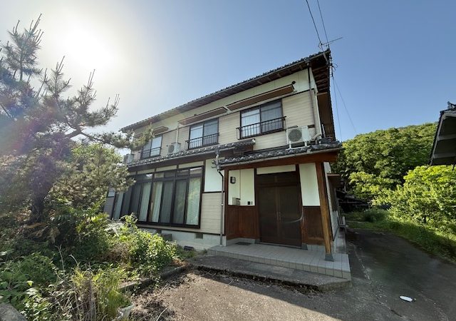 鳥取市河原町天神原　中古一戸建て