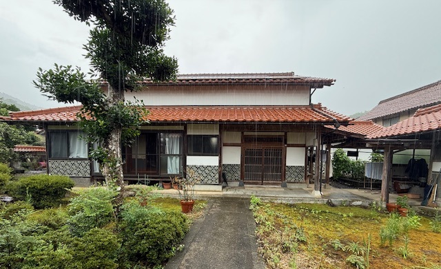 鳥取市国府町高岡　中古一戸建て